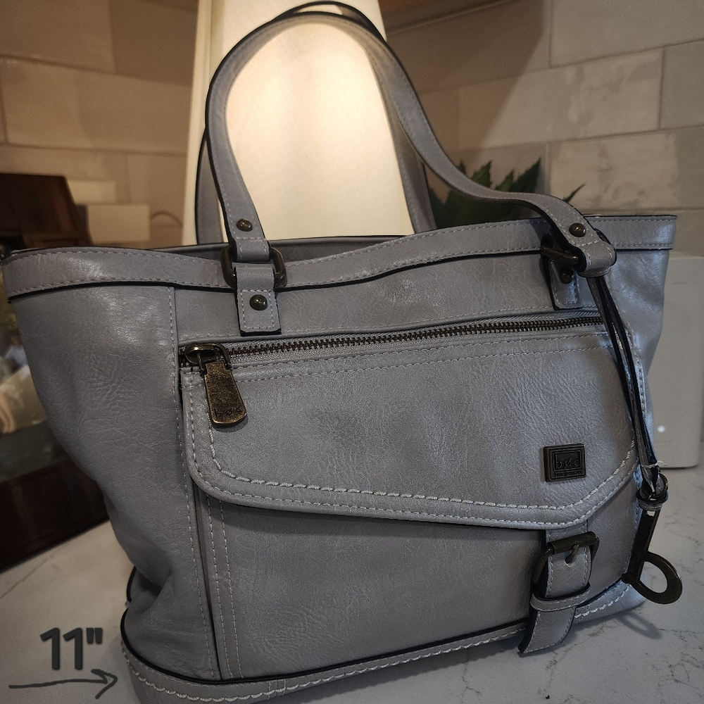 BORN B.O.C. Amhurst Saddle Bag/purse.  Elephant Gray/Dove  Pic For Measurements.